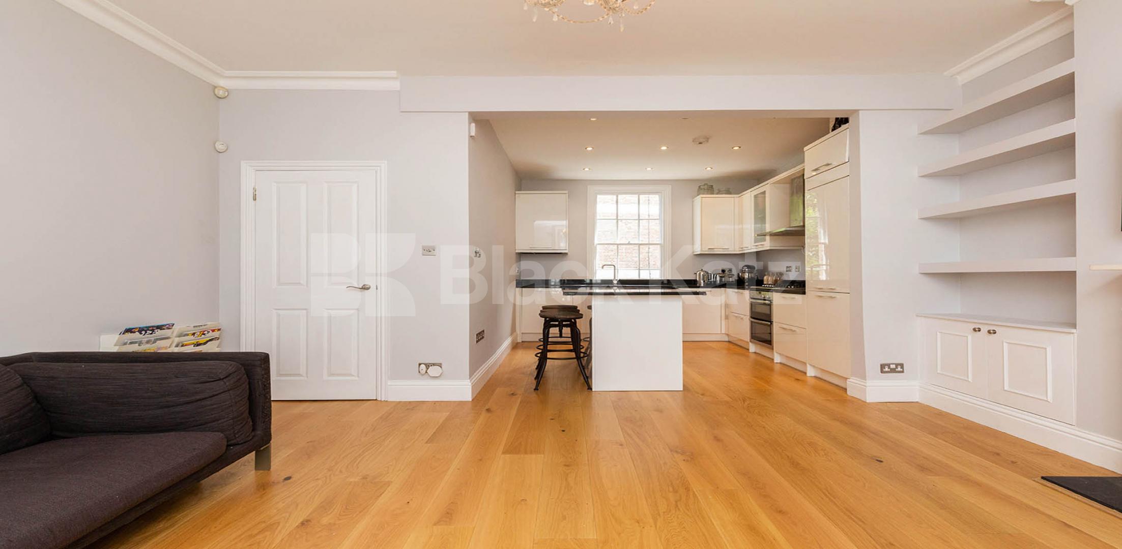 Stunning 3 bed 2 bath by Regents Park and Camden  Jamestown Road, Camden